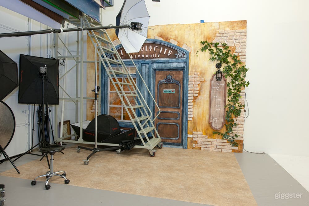 Fully Equipped Photo Studio with Conference Area in Carmel City Photo 4