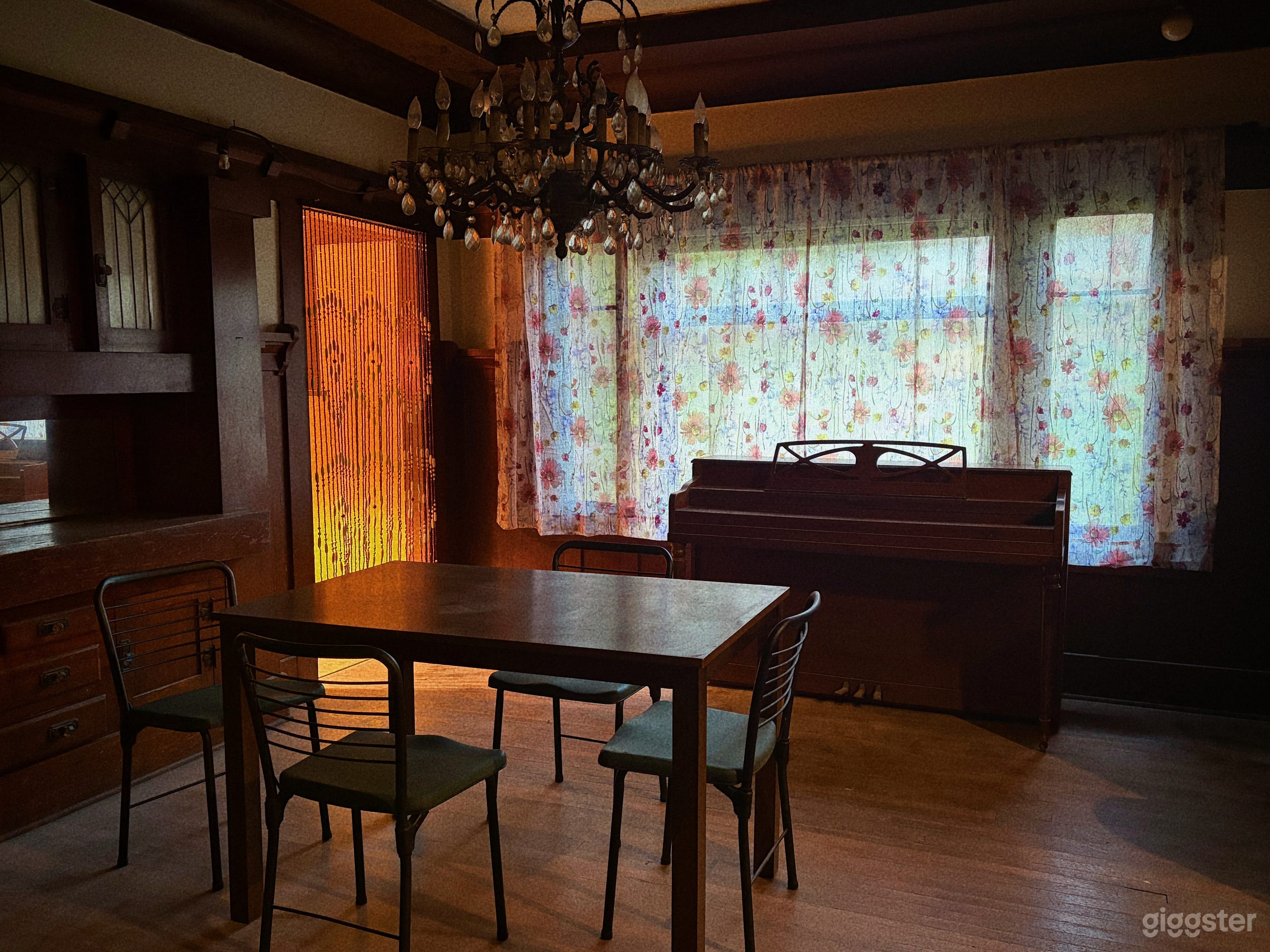 Vintage Family Home for Filming in LA Photo 2