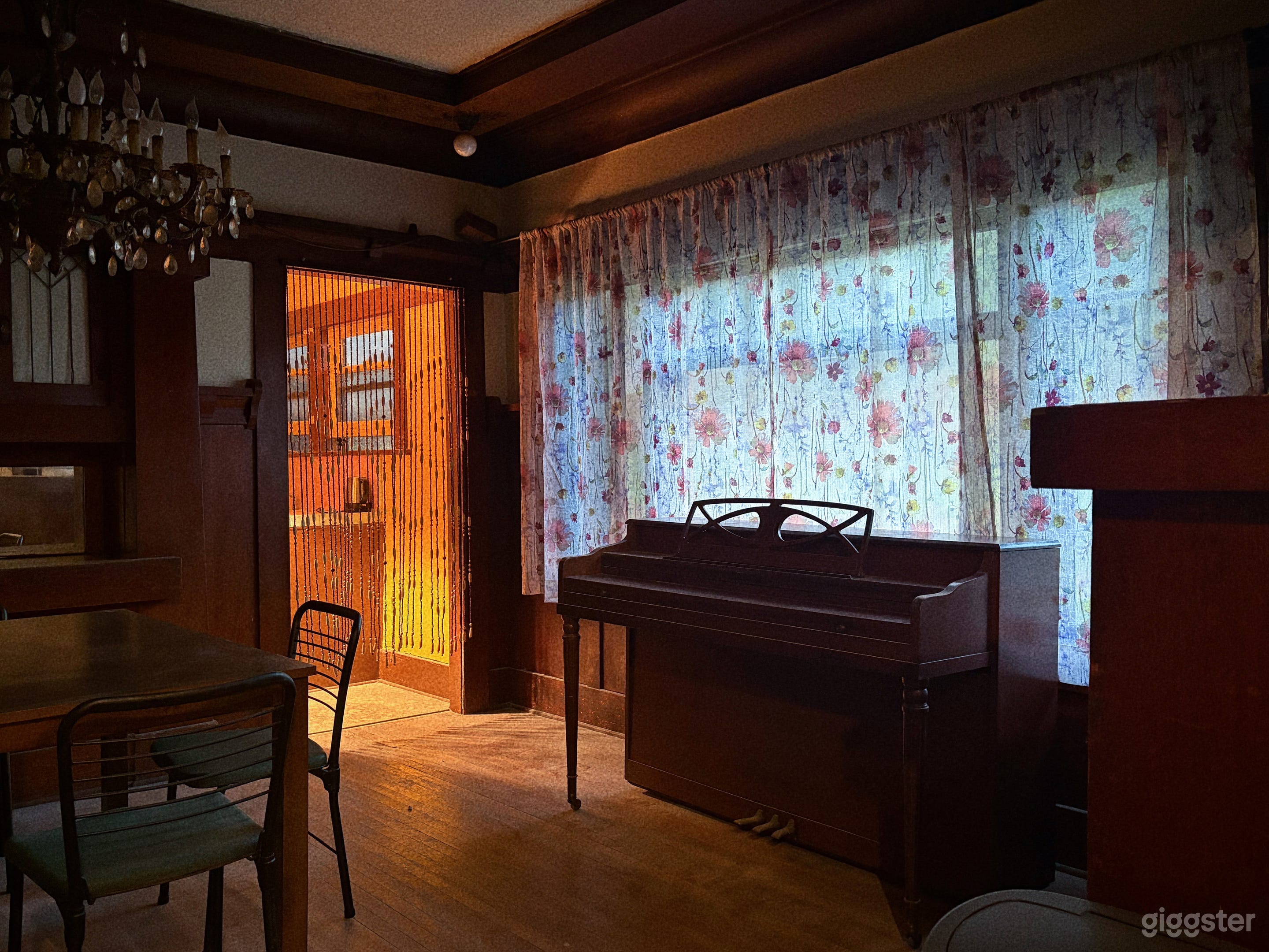 Vintage Family Home for Filming in LA Photo 3