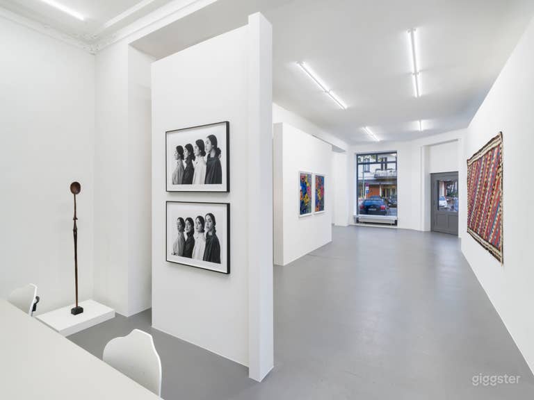  Helle moderne Galerie in Berlin mit Tageslicht Loft 