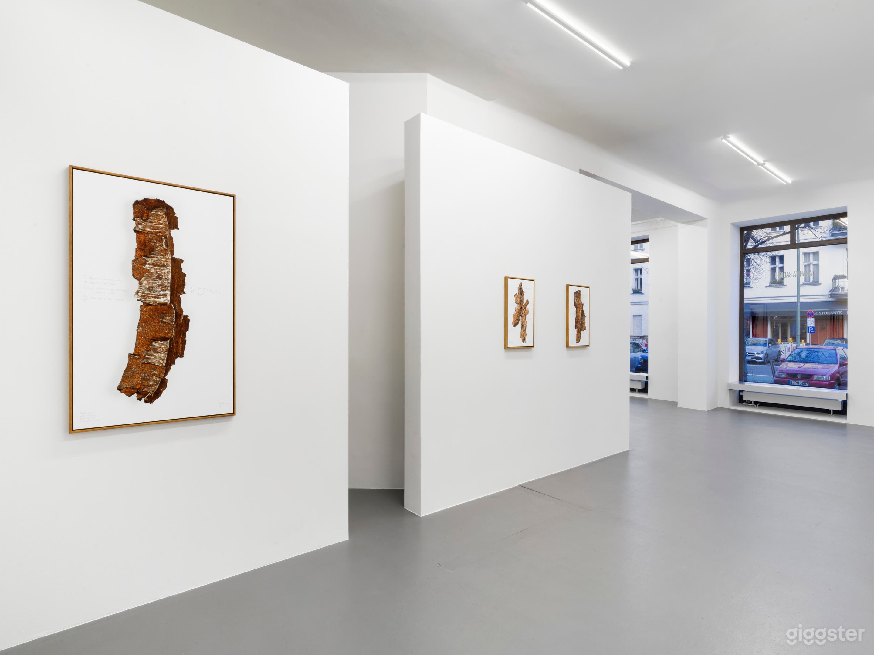 Helle moderne Galerie in Berlin mit Tageslicht Loft Foto 4
