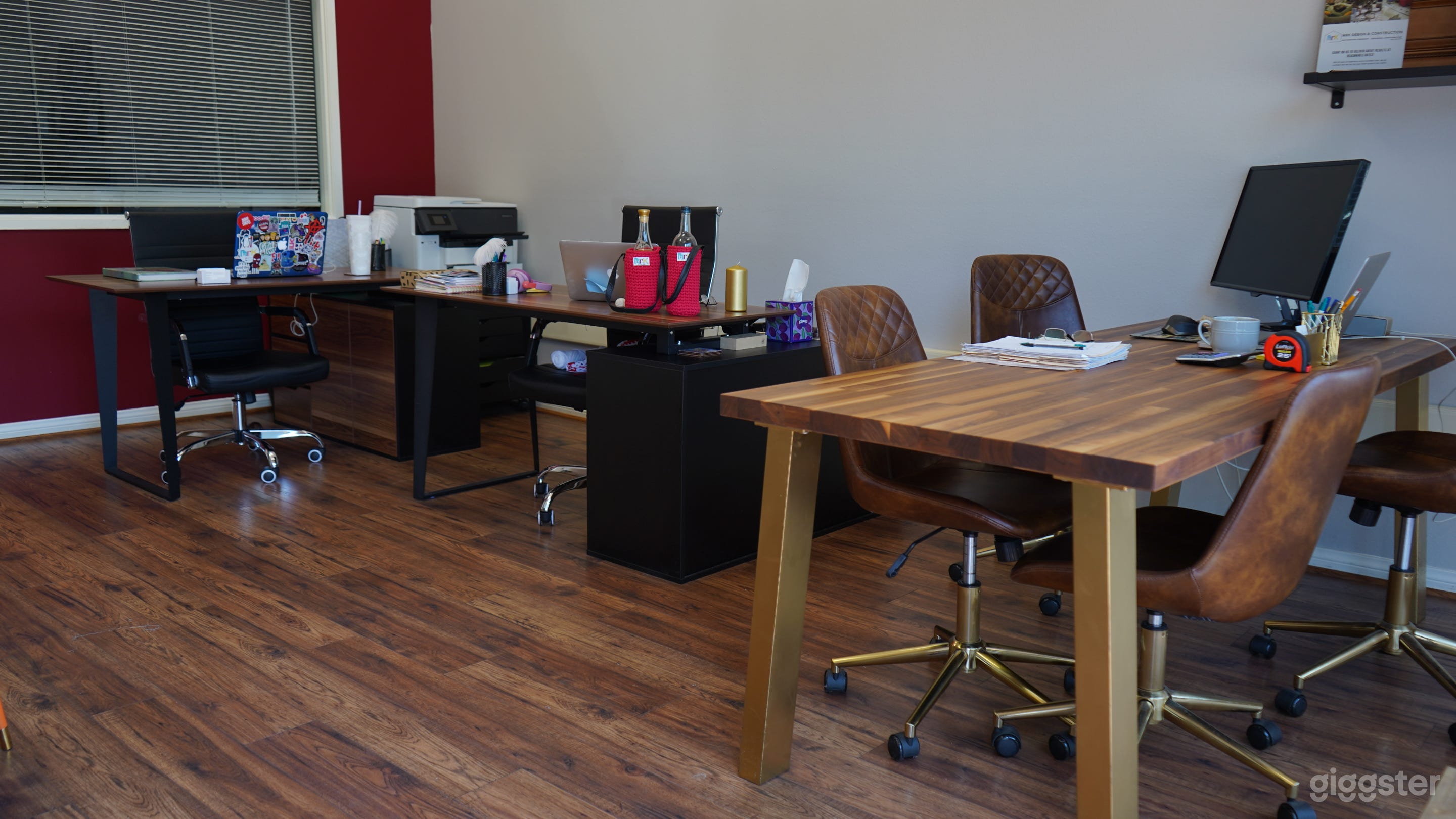 Roomy Office with Studio Photo 2