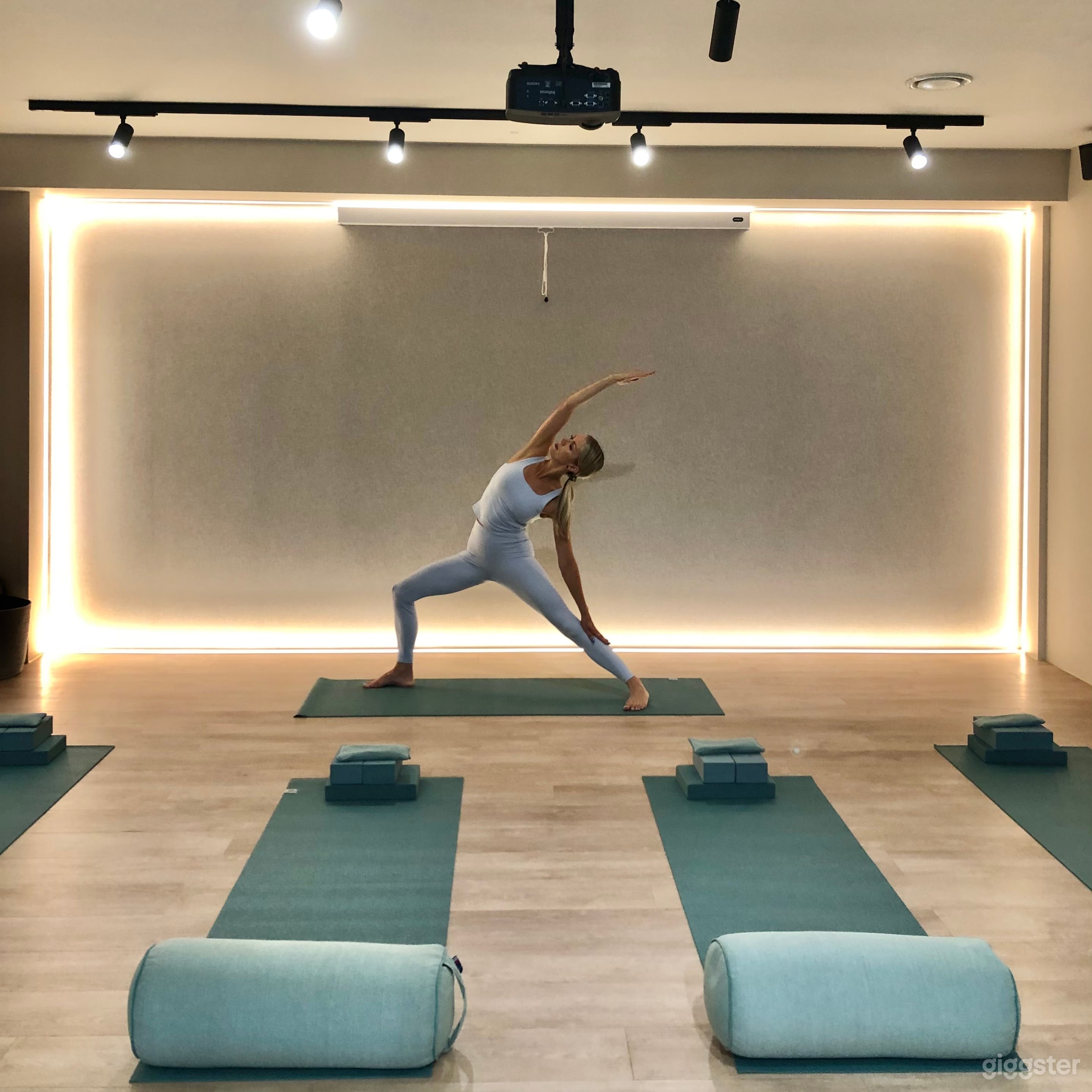 Modern, spa style, health and wellness centre Photo 1