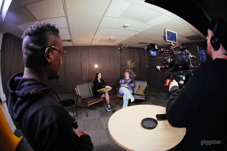  Cambridge Podcast Studio 