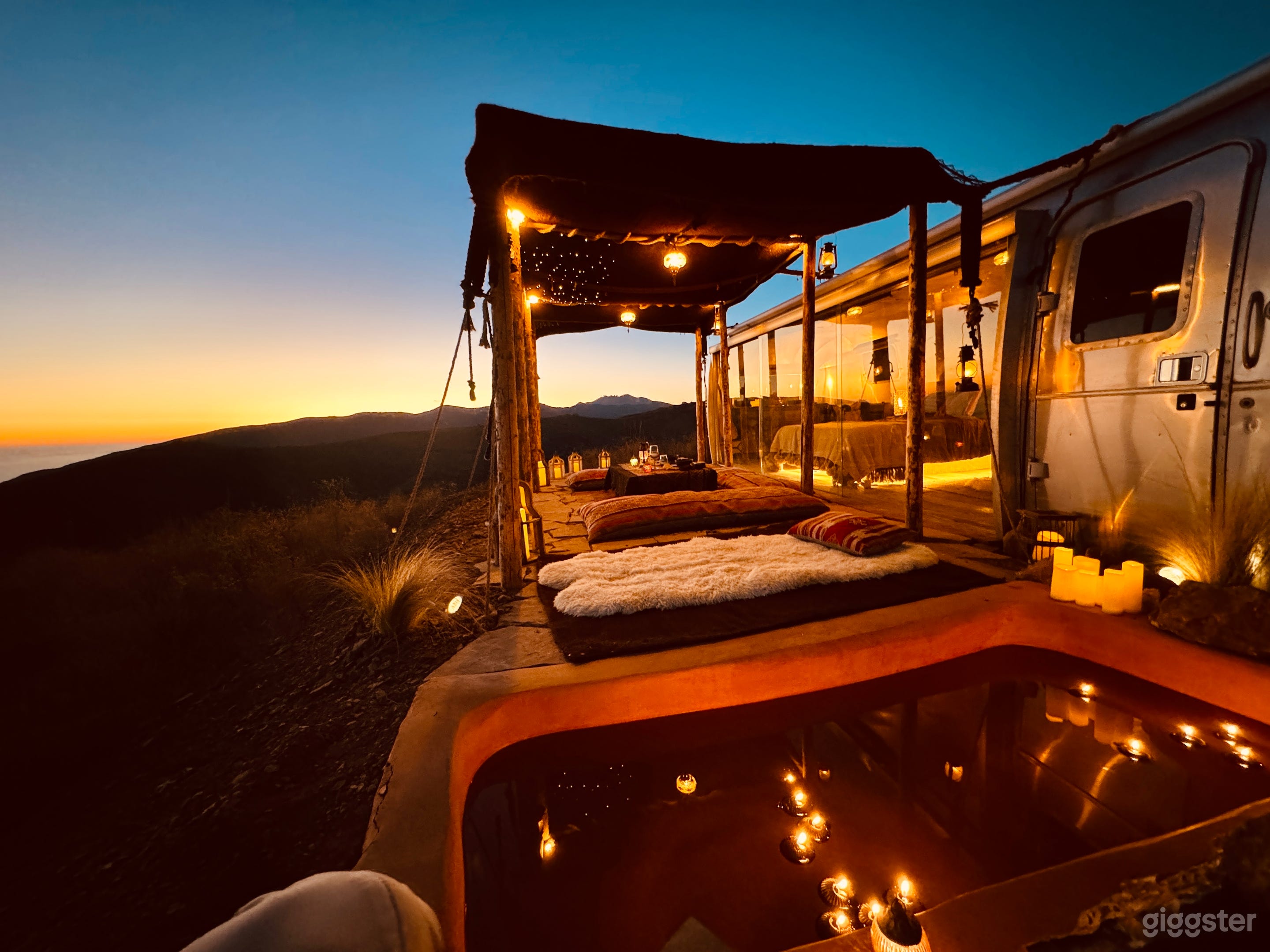 DREAM AIRSTREAM! INSANE OCEAN VIEW-HOT TUB-CINEMA! Photo 3