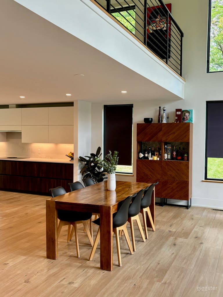  Beautiful Modern Home 