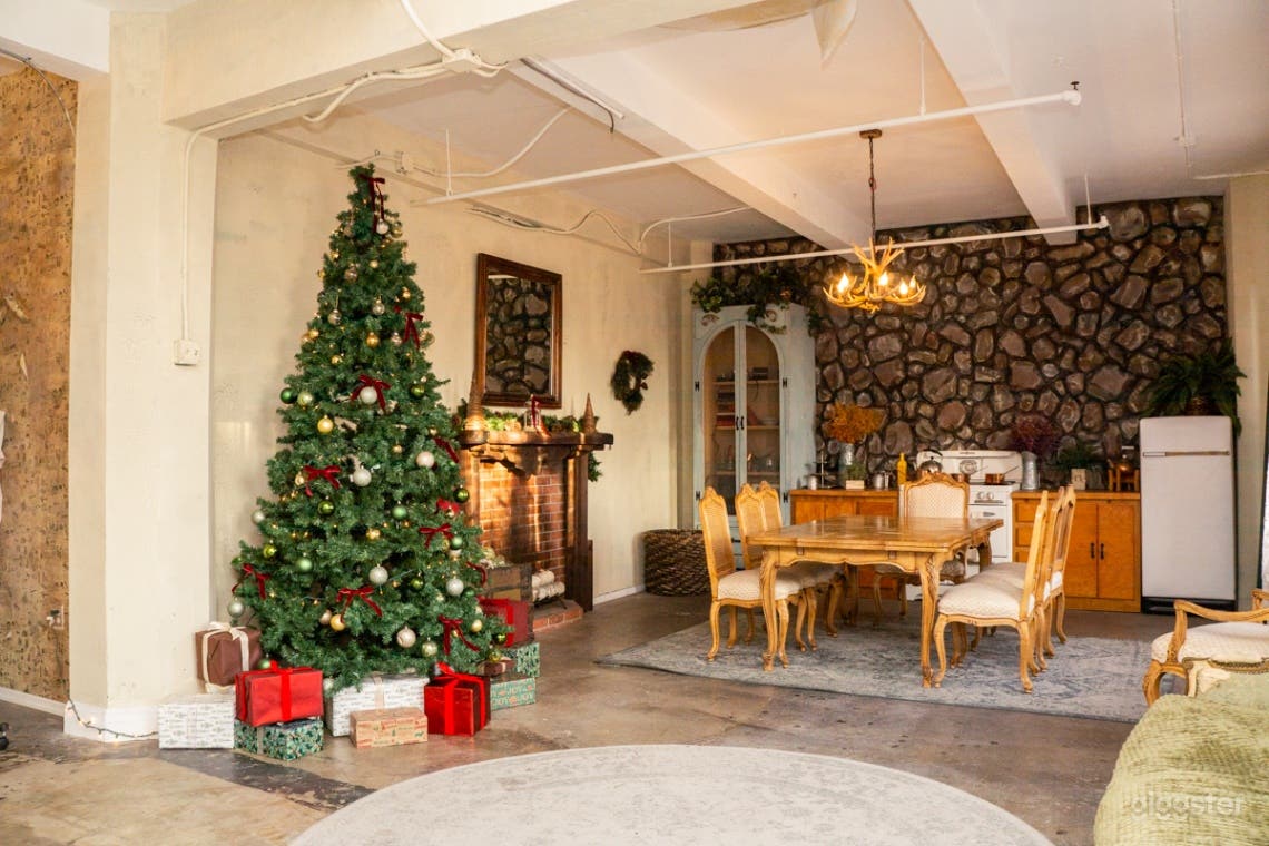 Cabin Style Studio with Christmas Tree in Los Angeles Photo 1
