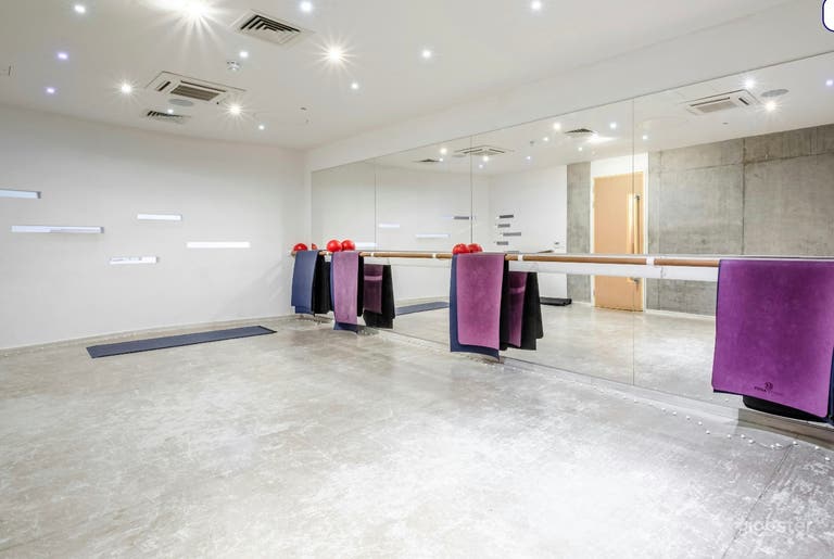  Industrial-Chic Studio Hub | 3,300 sqft Creative & Wellness 