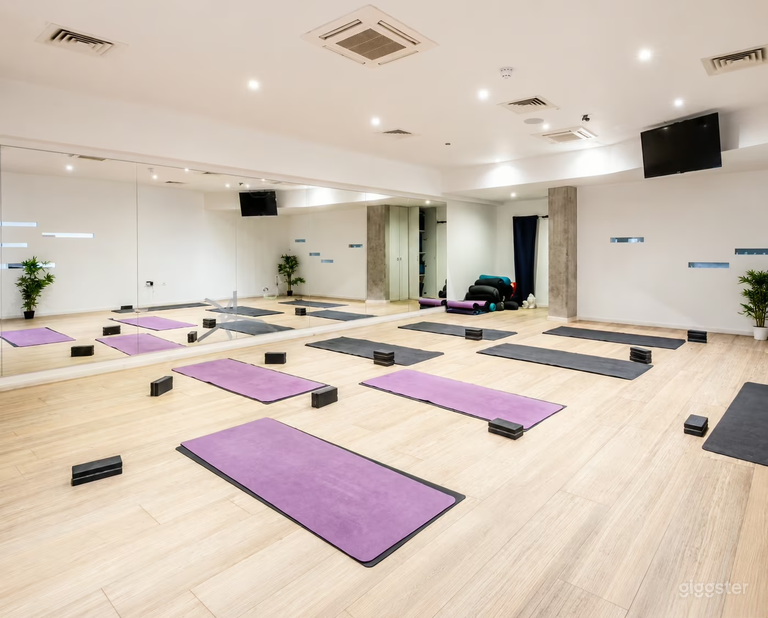  Industrial-Chic Studio Hub | 3,300 sqft Creative & Wellness 