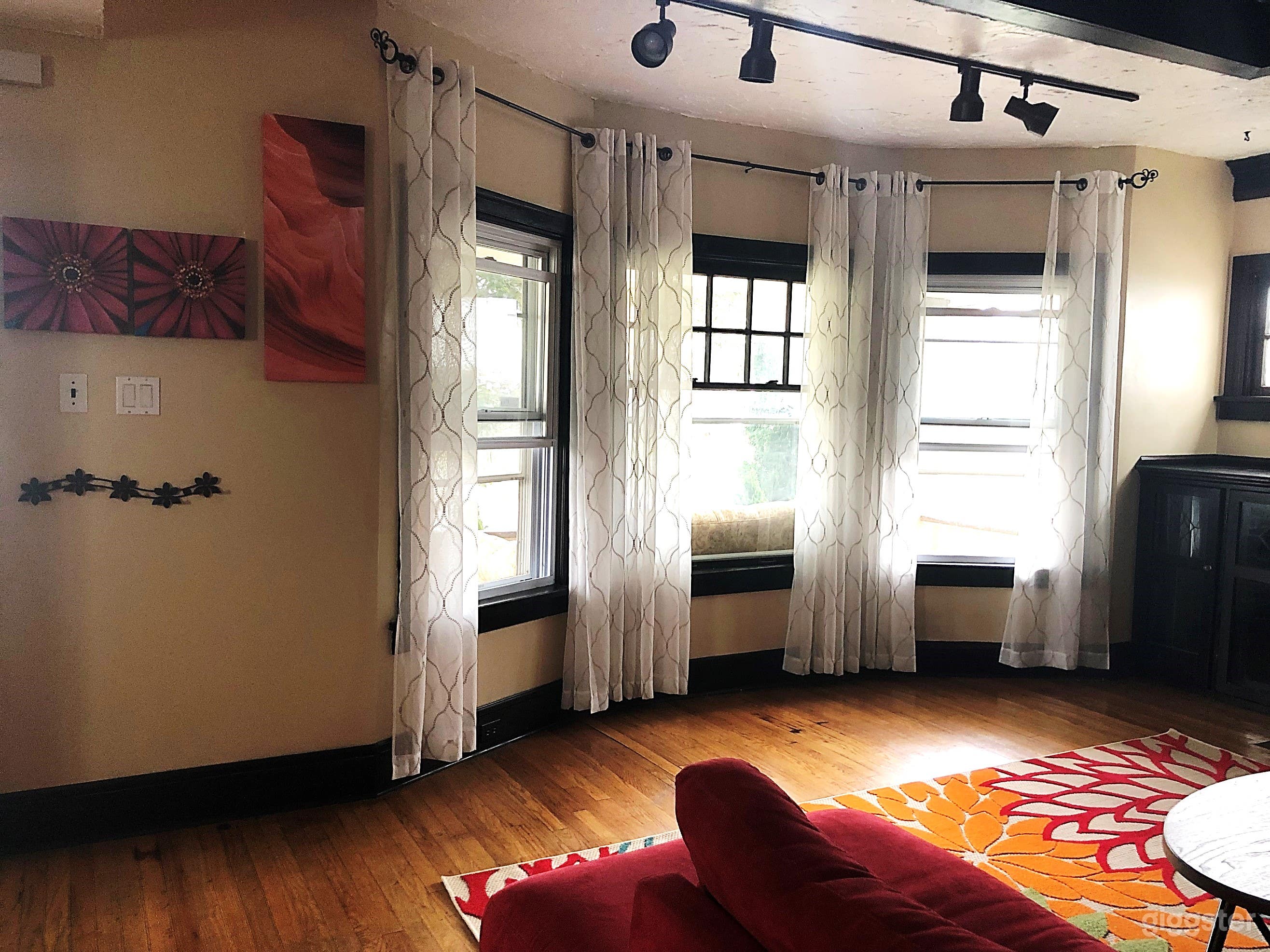 Charming Old Soul Home Photo 4