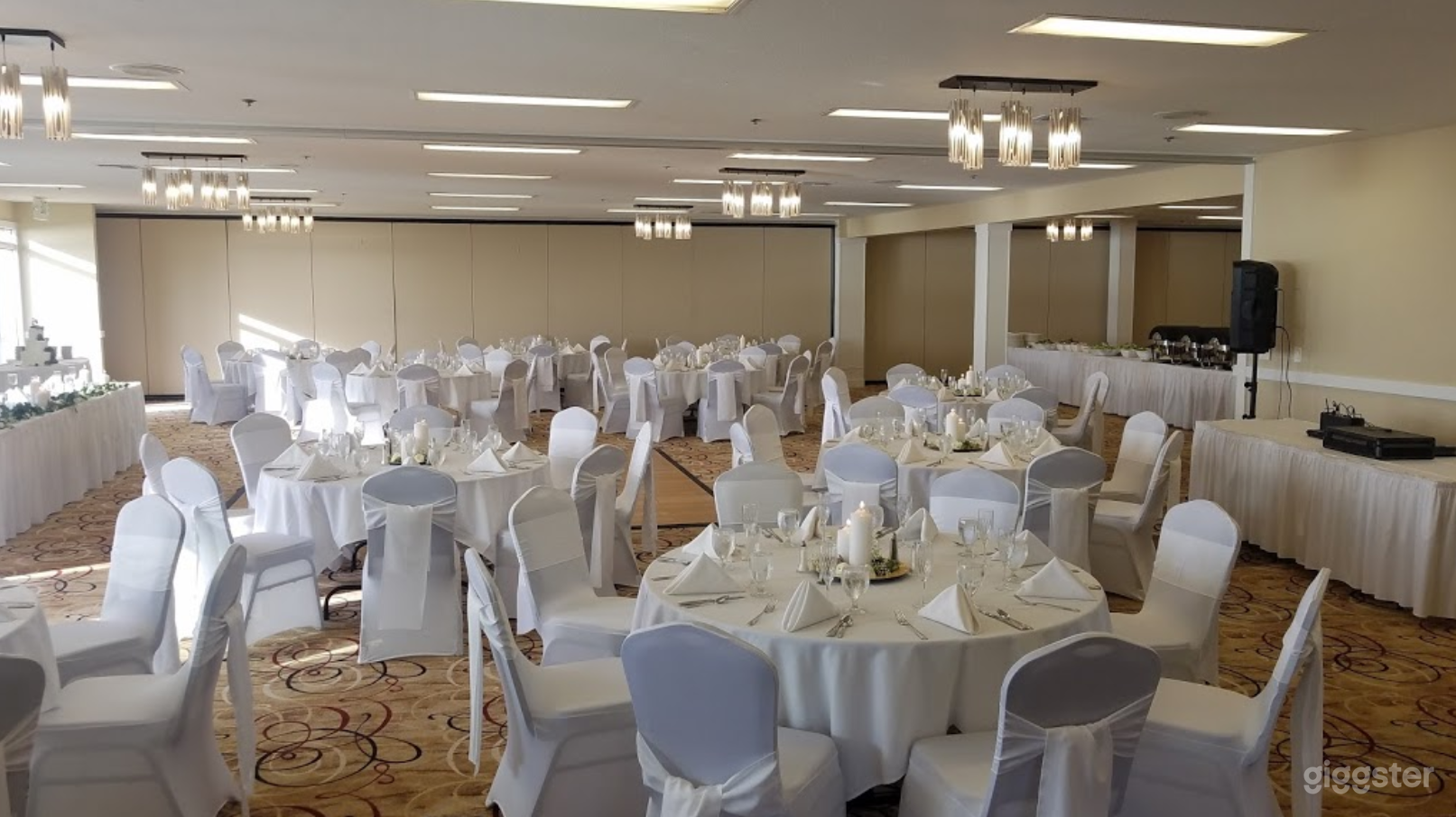 Airy Hotel Ballroom in Lincoln Photo 3