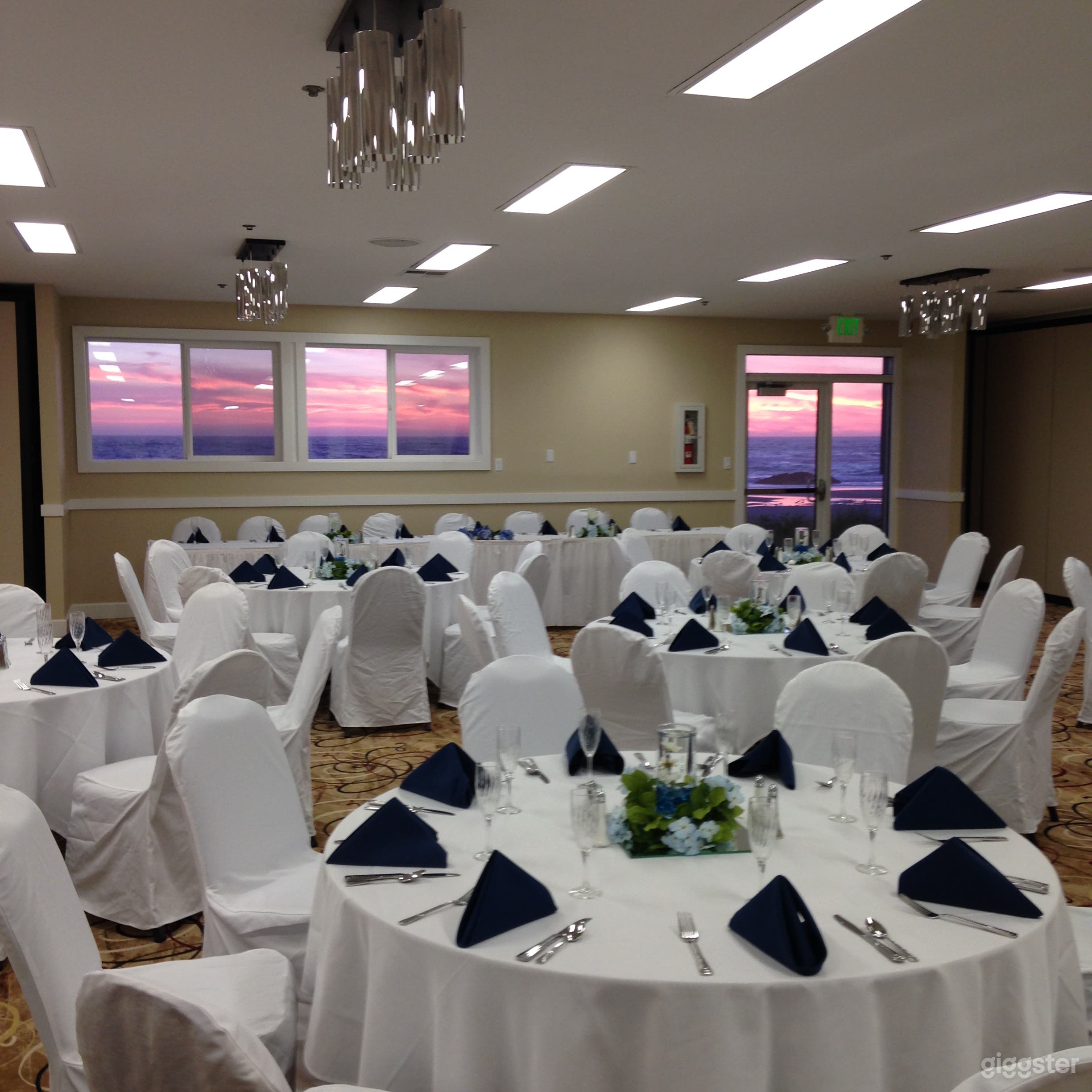 Airy Hotel Ballroom in Lincoln Photo 2