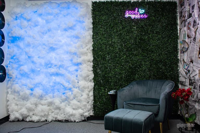  Uptown Creative Photo Studio 