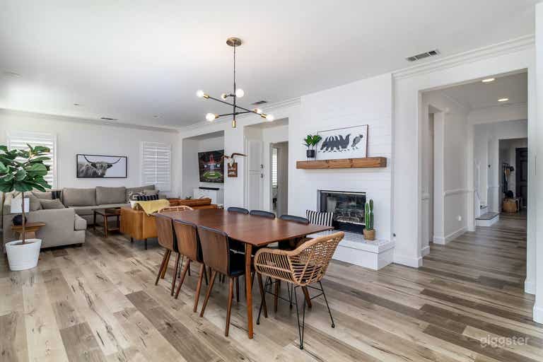  Bright airy open stylish home w/ tropical pool 