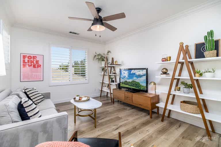  Bright airy open stylish home w/ tropical pool 