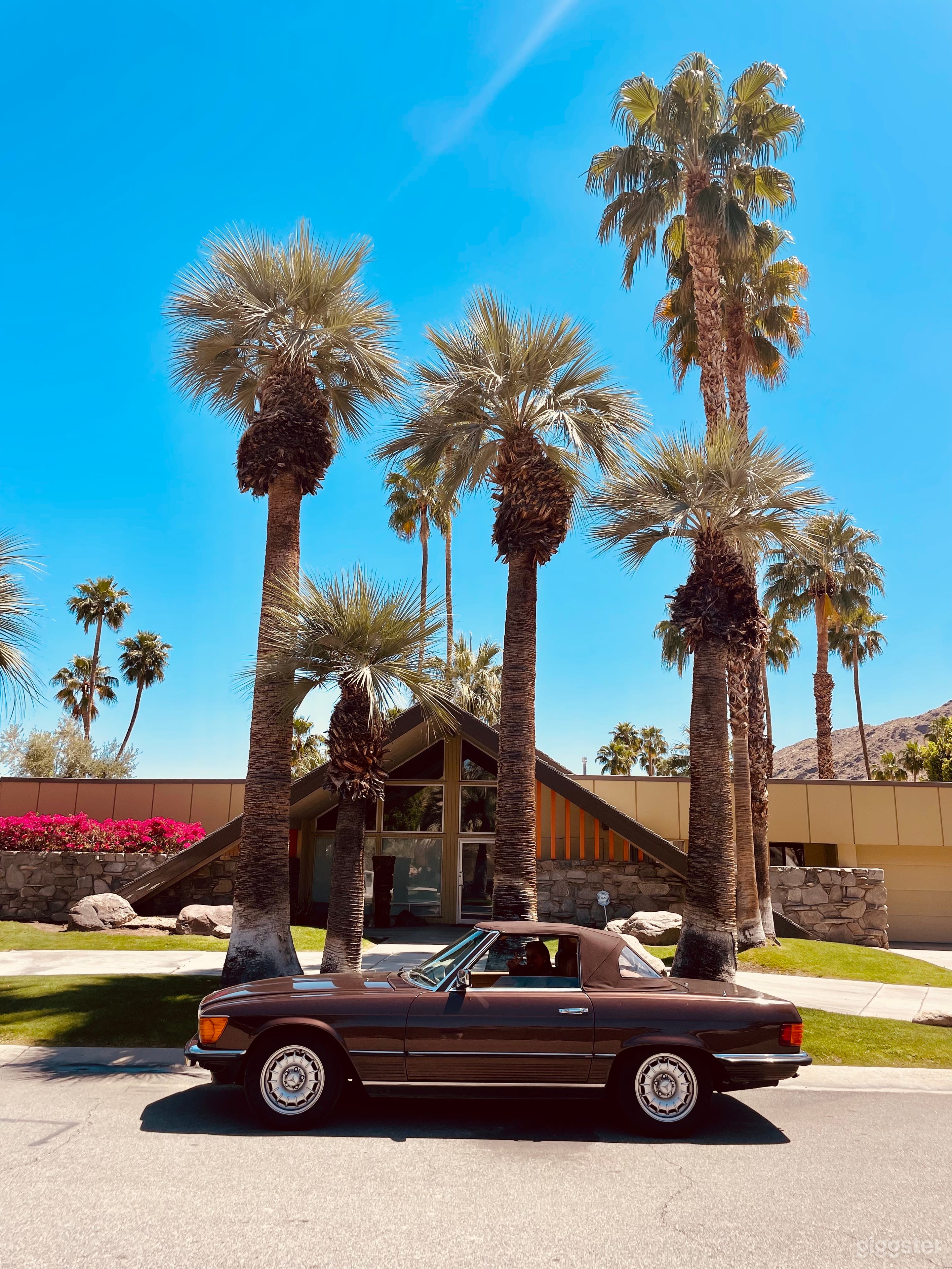 1983 Convertible Mercedes-Benz 380SL Photo 2