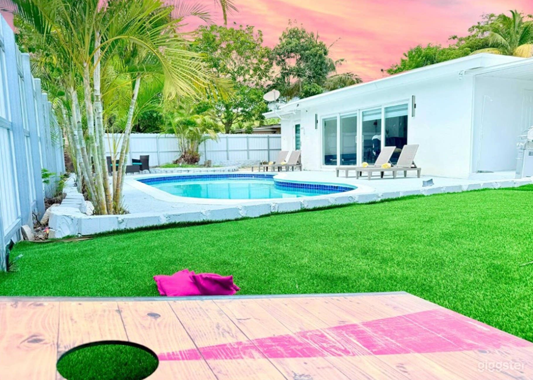 Private Heated Outdoor Pool Oasis in Fort Lauderdale Photo 3