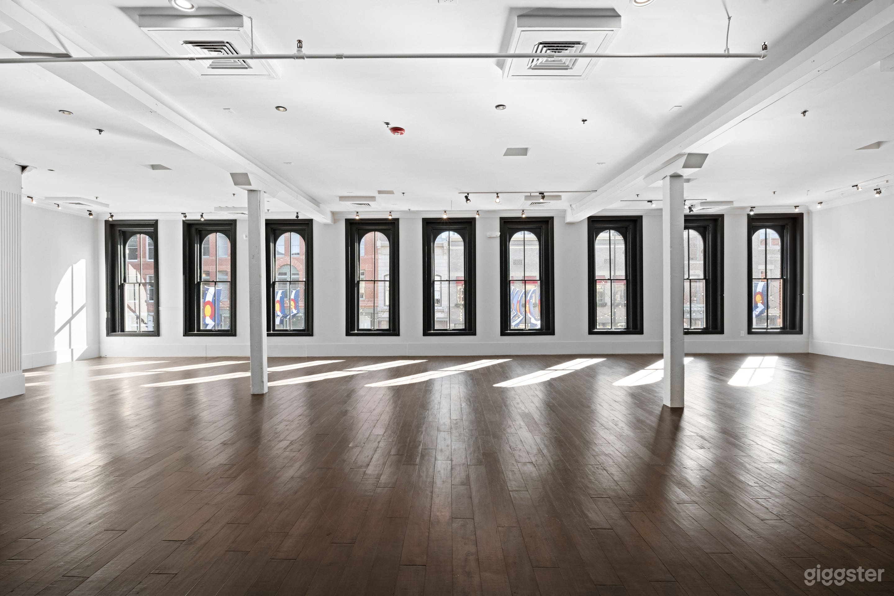 Apollo Hall @ Larimer Square Photo 3