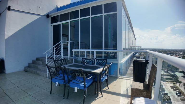  Balcony steps leading into the penthouse 