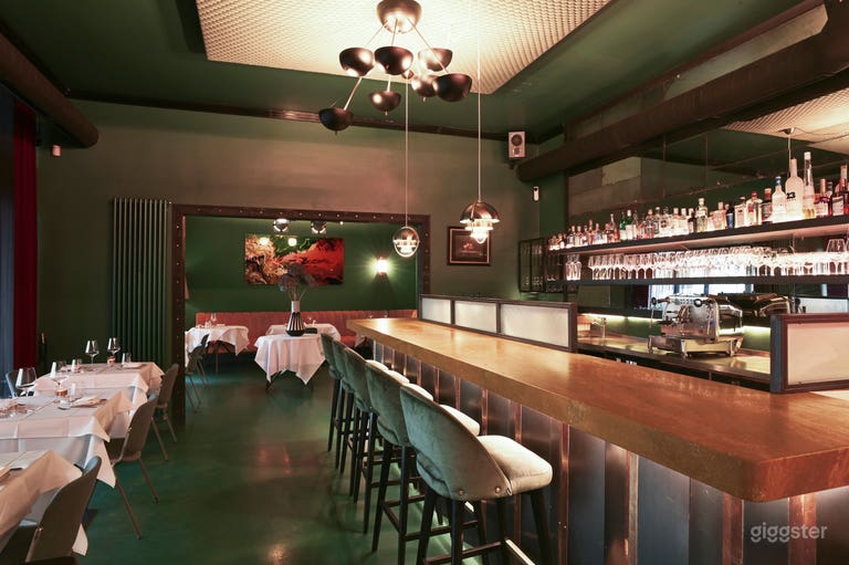  Modernes, schickes Dining-Setup im Herzen Berlins! 