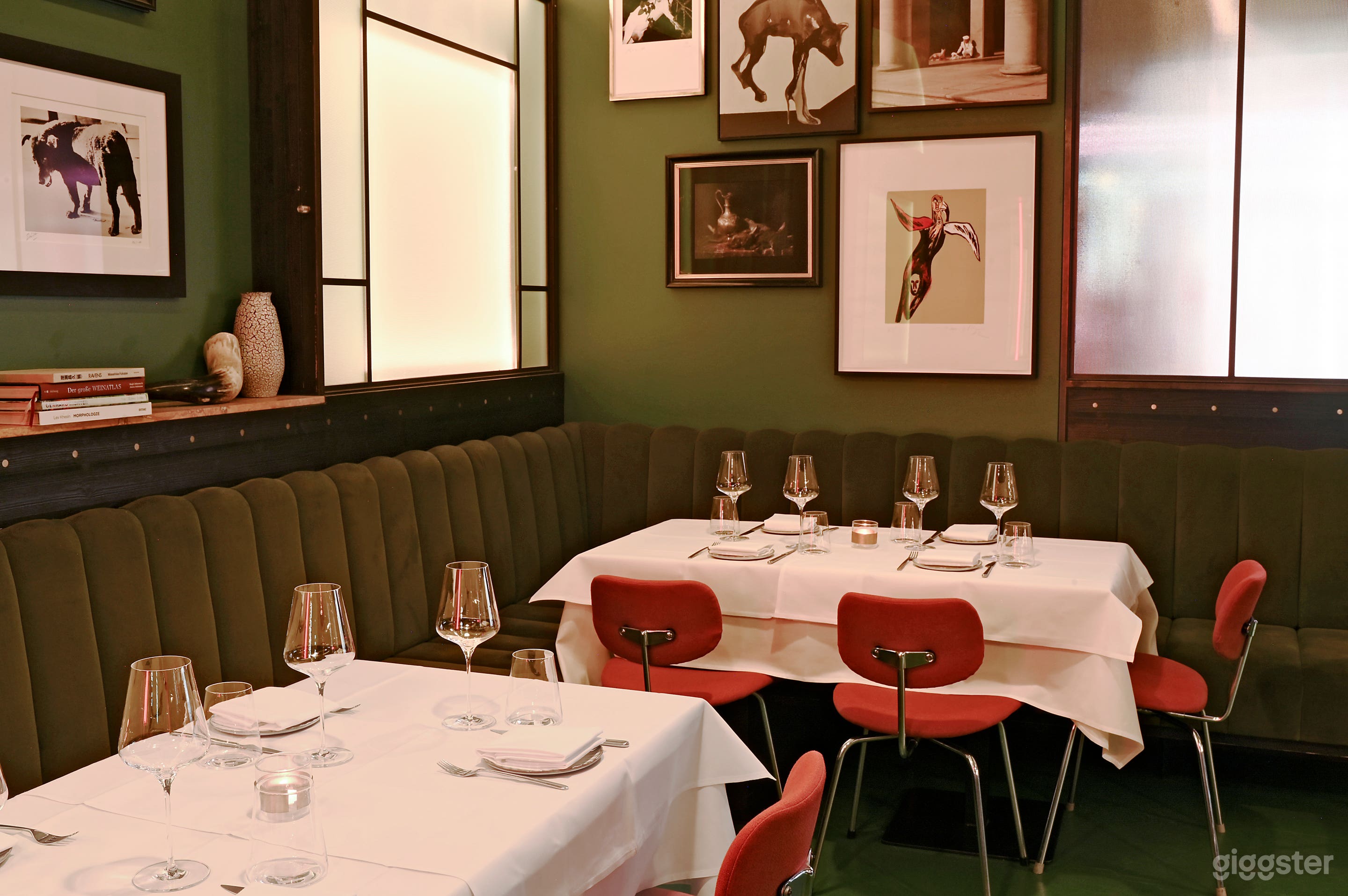 Modernes, schickes Dining-Setup im Herzen Berlins! Foto 3