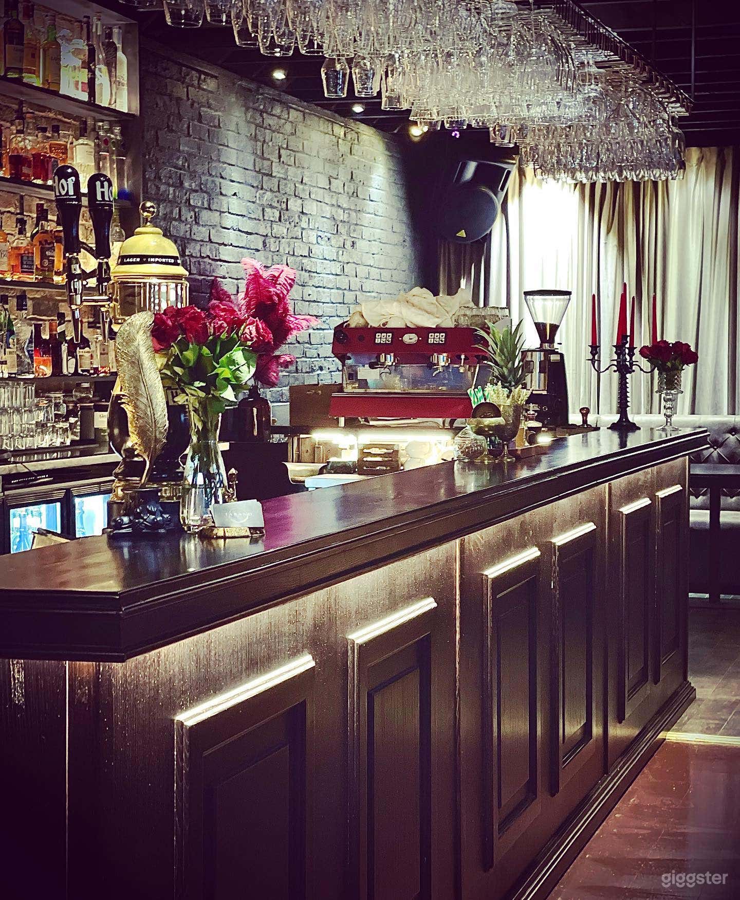 Modern and Cozy Bar and Kitchen Photo 2