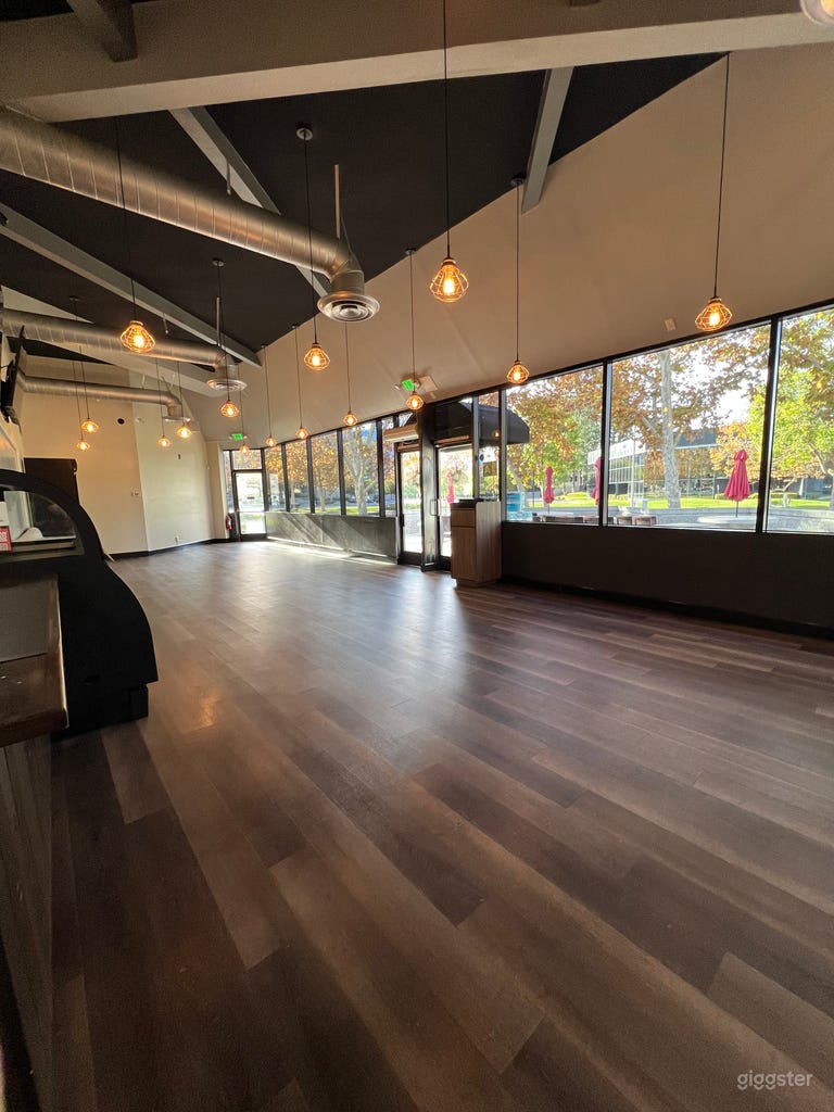  Woodland Hill's Modern Cafe 