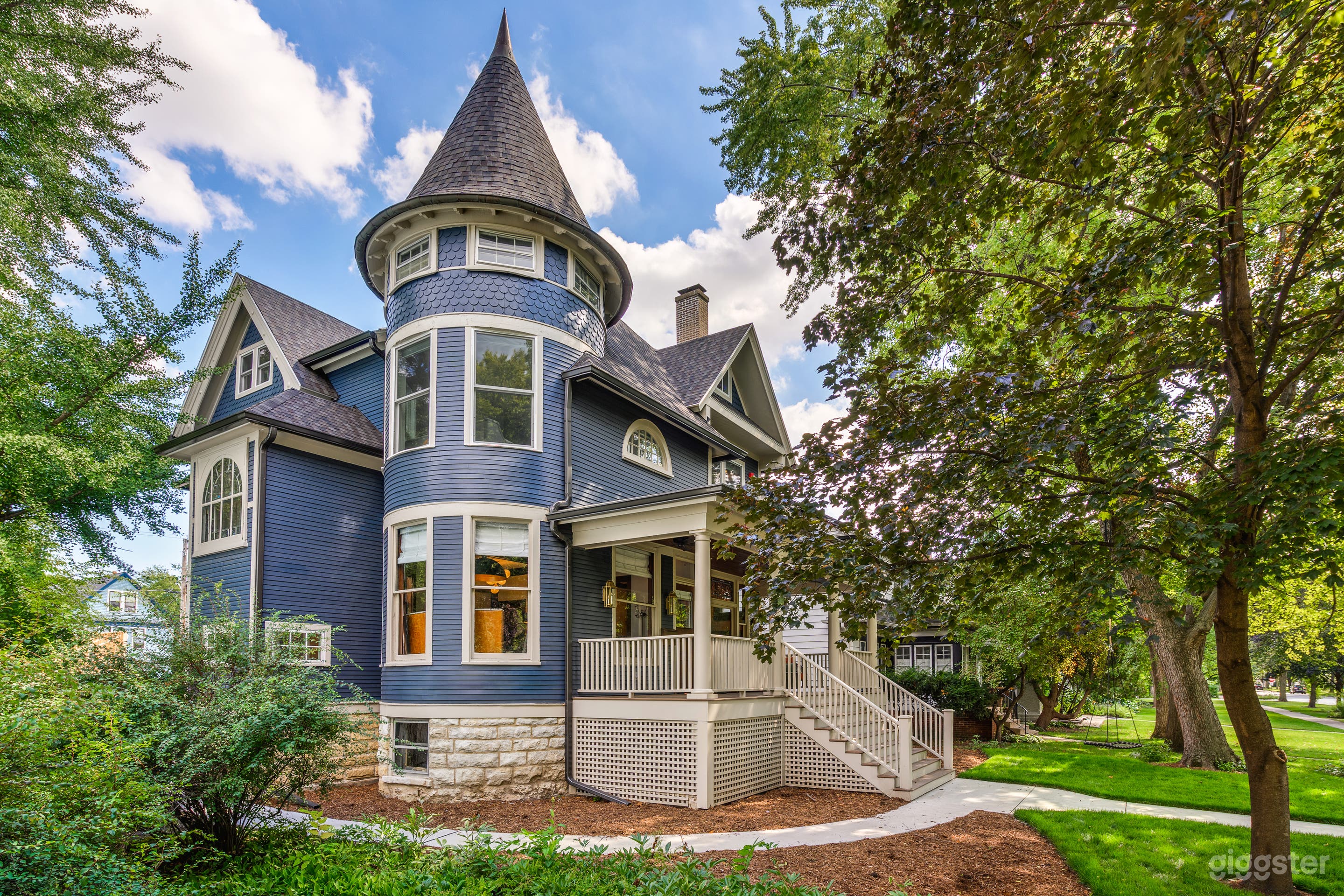Renovated Historic Oak Park Home Photo 1