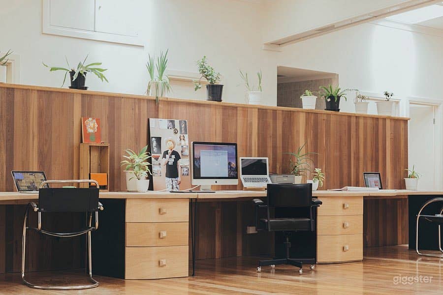 Fully Equipped WorkSpace in Coburg North Photo 3