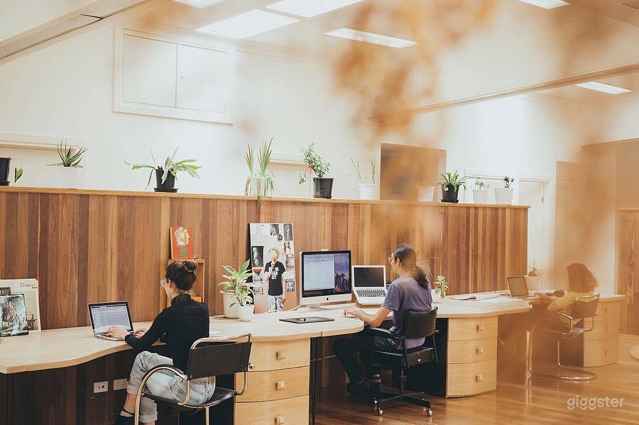 Fully Equipped WorkSpace in Coburg North Photo 2