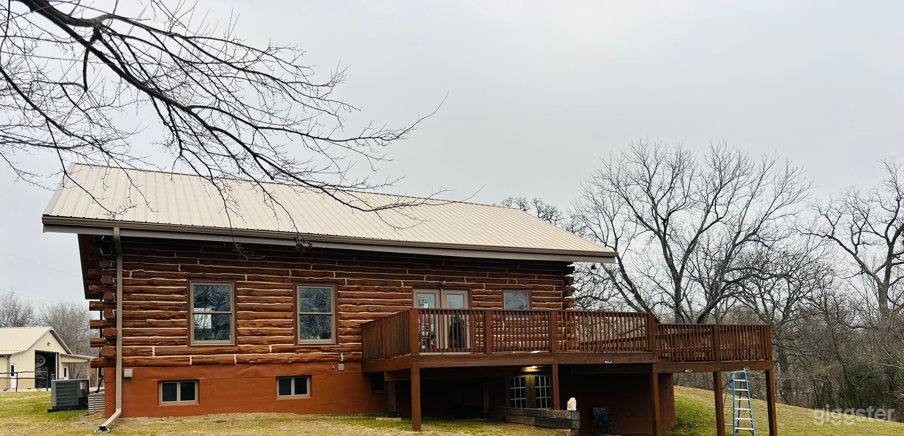 Cabin in the woods overlooking a 7 acre pond Photo 2