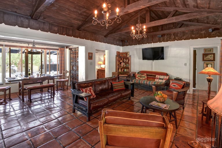  Living Room Dining Room 