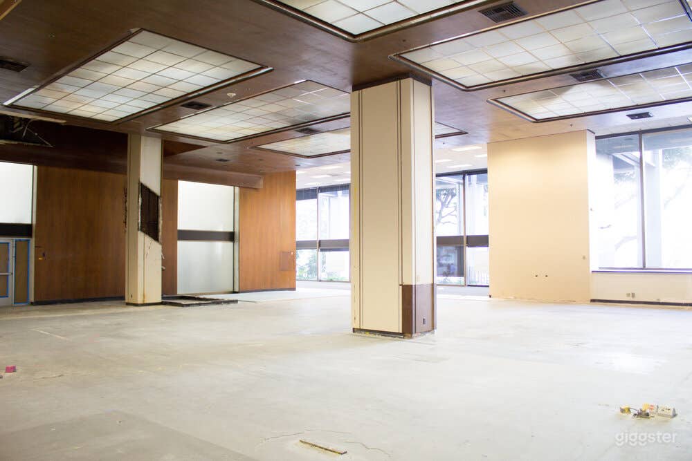 Blank Ground floor bank suite Photo 2