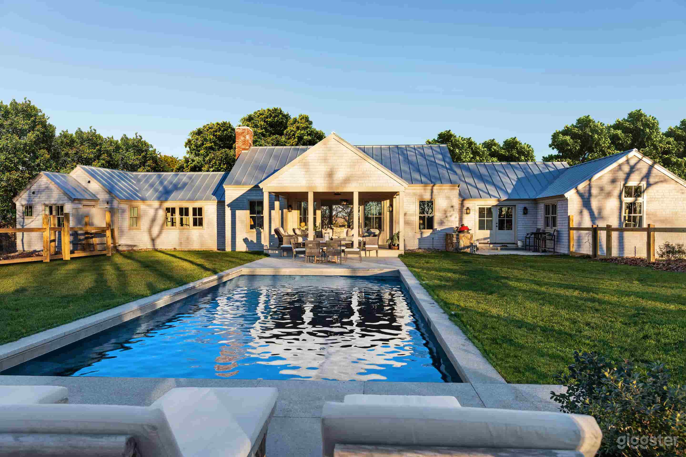 Exquisitely Designed Contemporary Coastal Home Photo 1