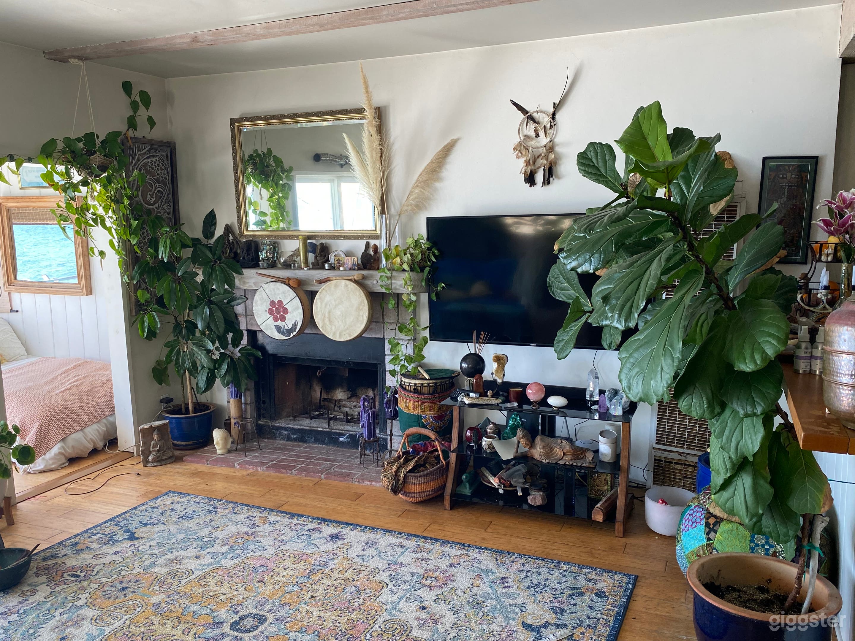 Beautiful Bohemian Beach Front Bungalow Photo 3