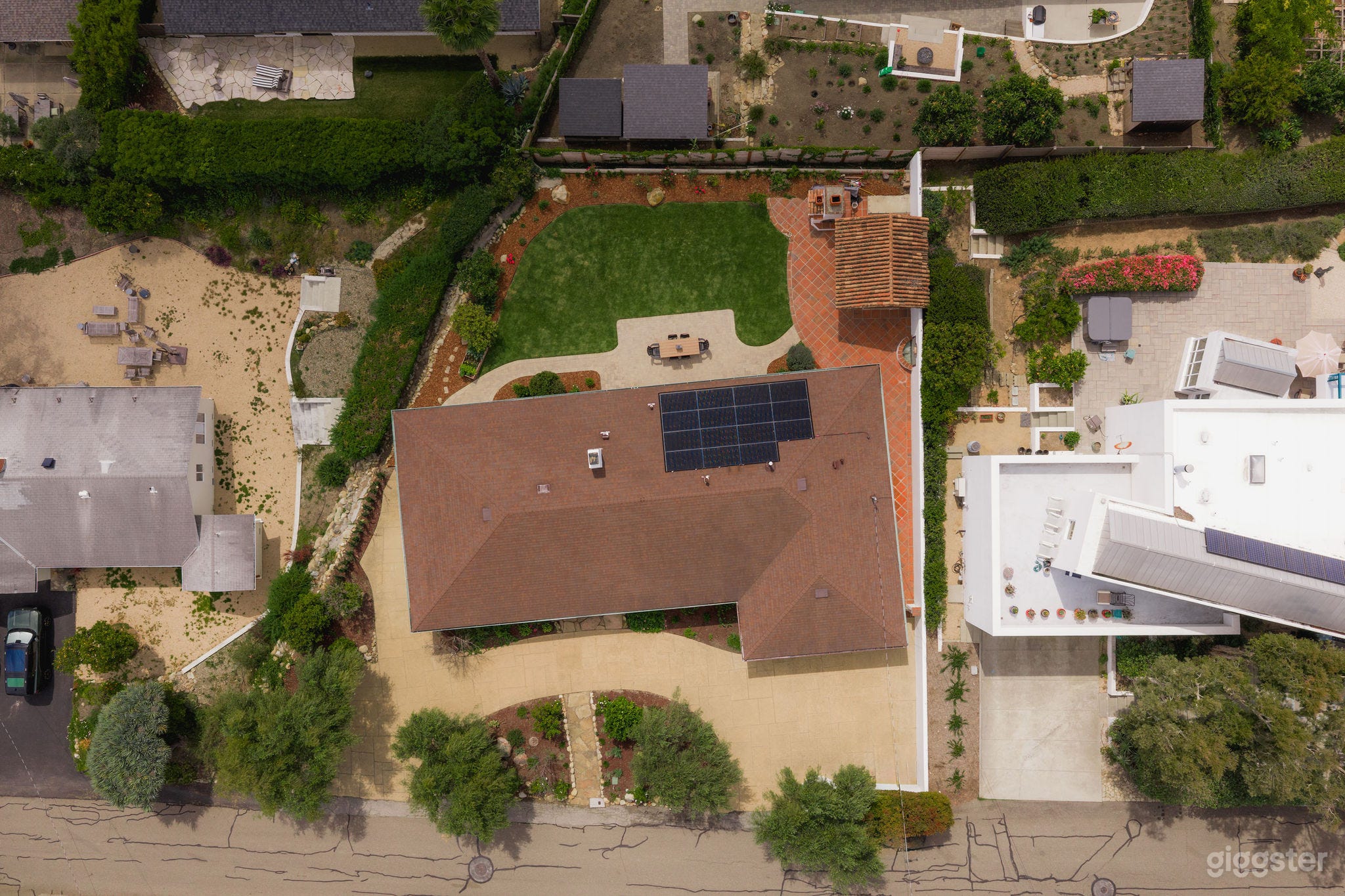 Ocean and Mountain View California Ranch Home Photo 4