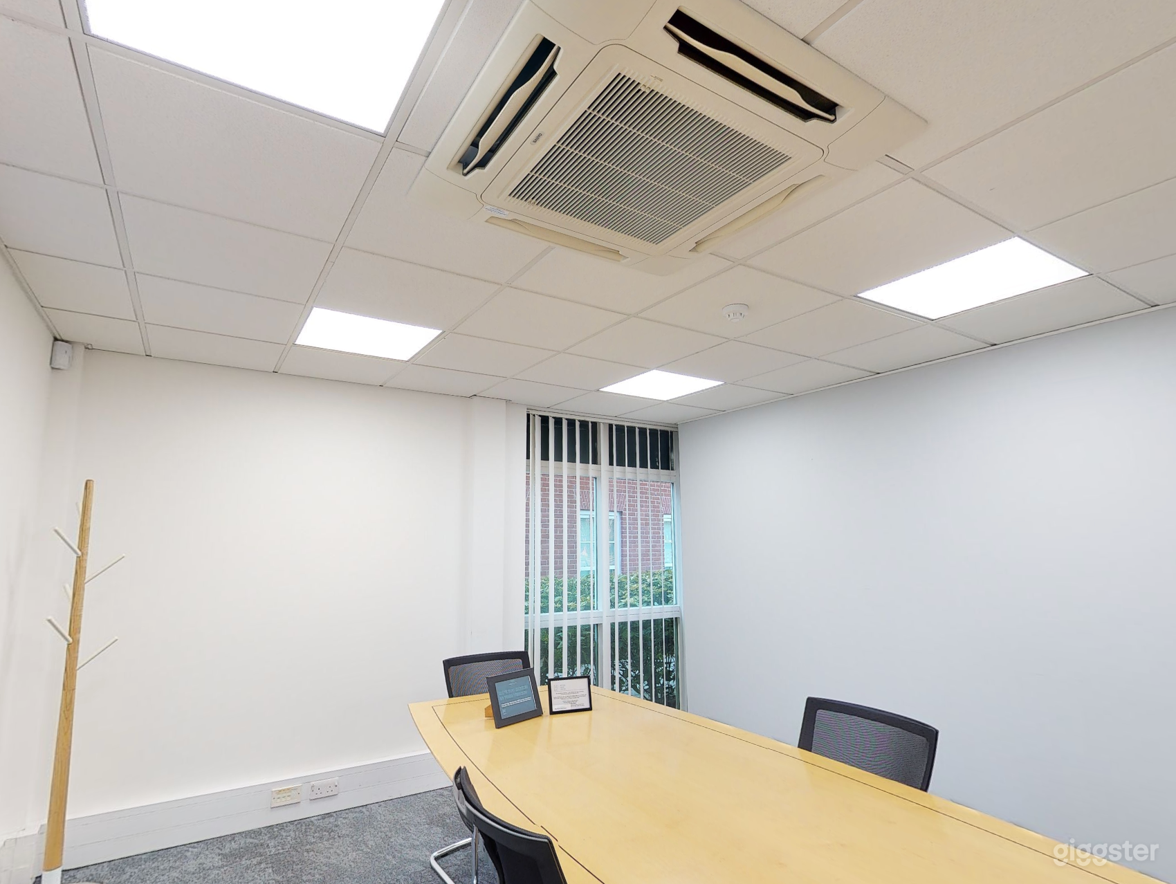 Morley Meeting Room for 10 Persons Photo 1
