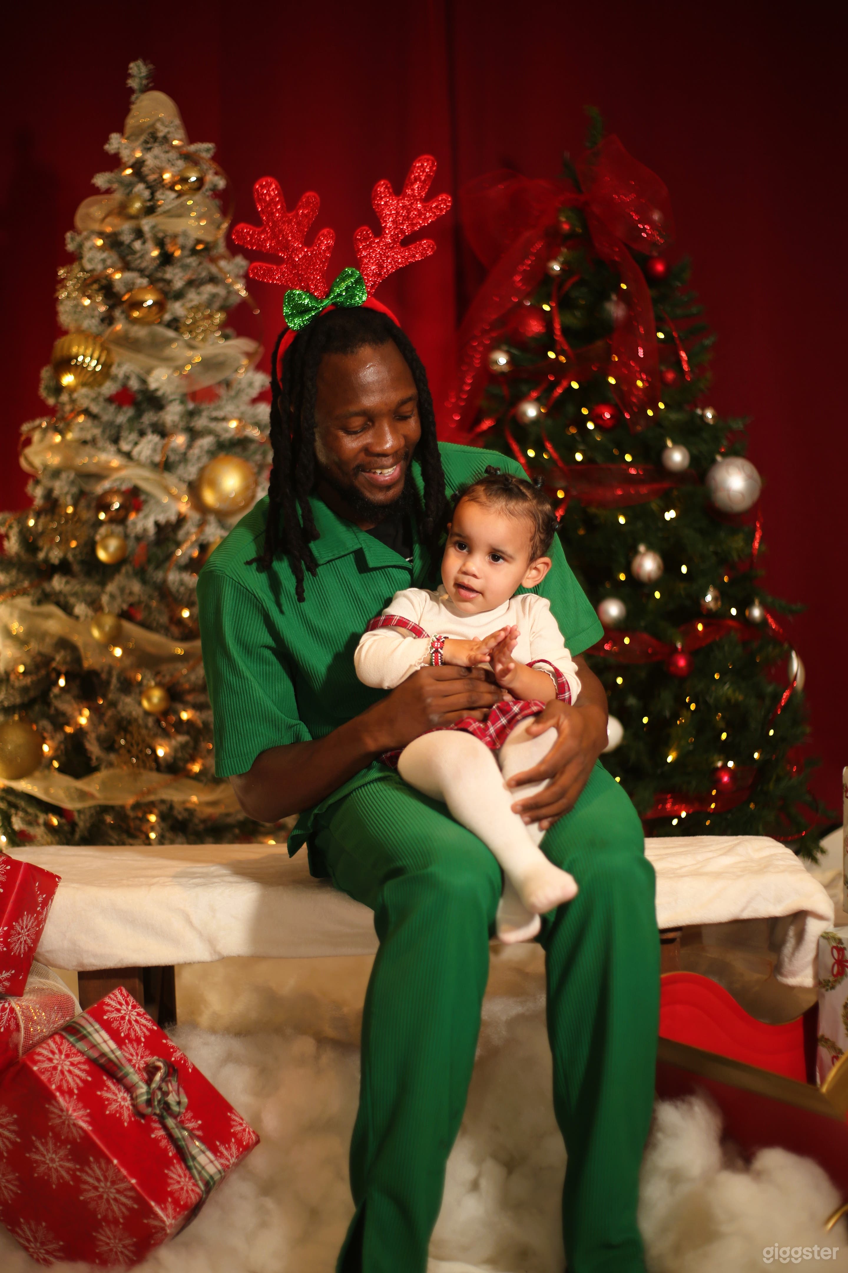 Christmas set for your holiday portrait Photo 2