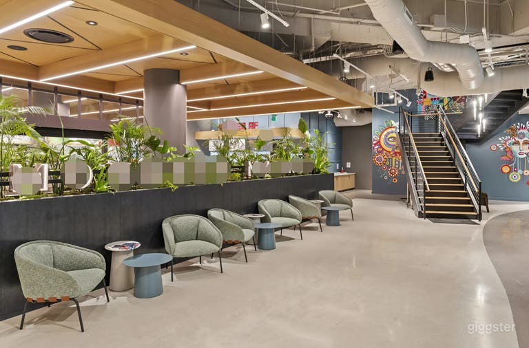  18,000 Sq Ft Full Hall Buyout with Bars & Food Areas 