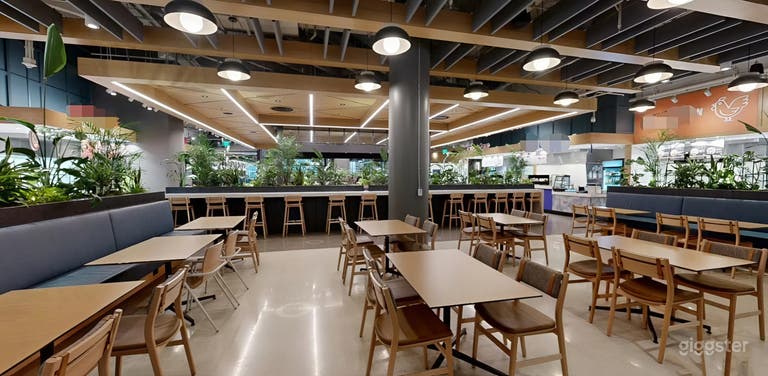  18,000 Sq Ft Full Hall Buyout with Bars & Food Areas 