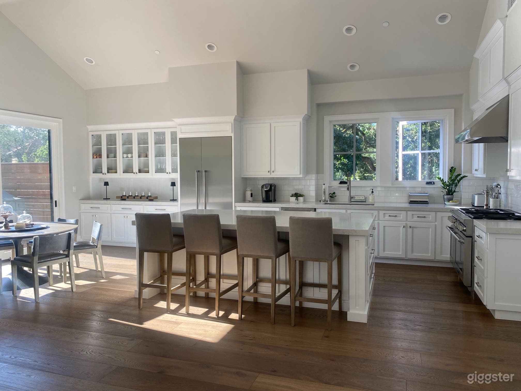 California Modern Farmhouse Photo 2