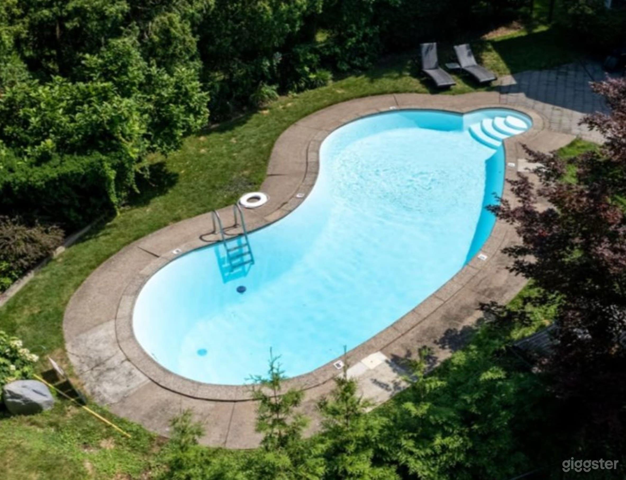 Inviting Heated Pool Retreat Photo 2