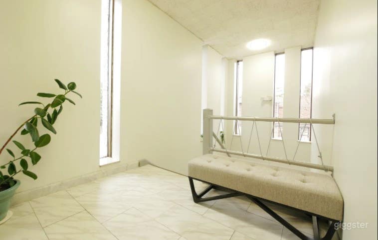 Center Hall - Near O’Hare Photo 4