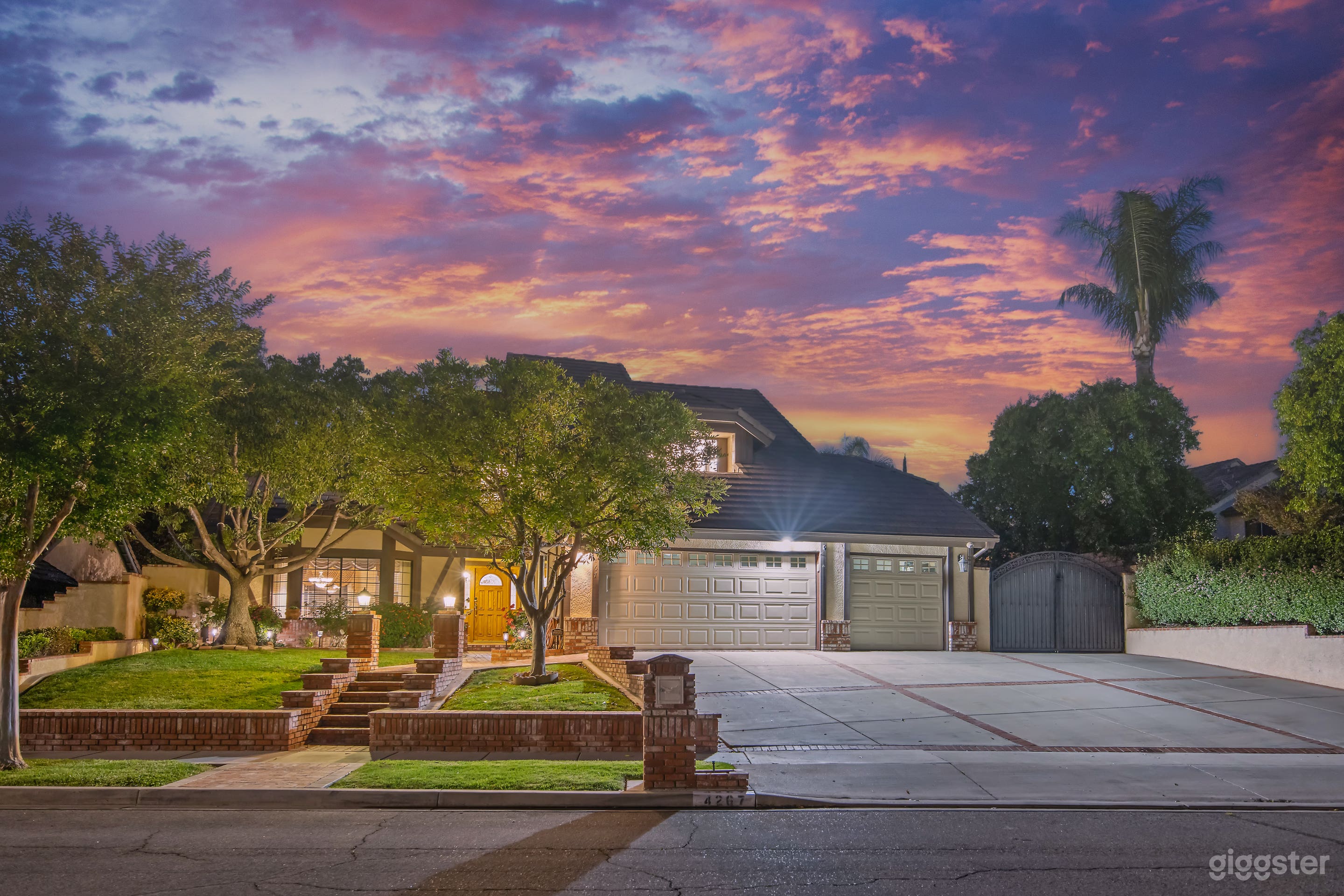 Iconic 80s Home With Pool, Spa, Firepit &amp; Large Yard Photo 1