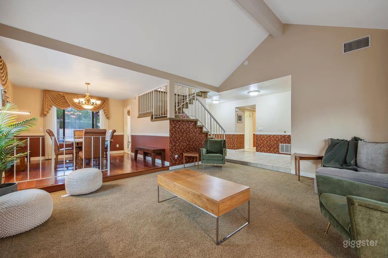  Iconic 80s Home With Pool, Spa, Firepit & Large Yard 