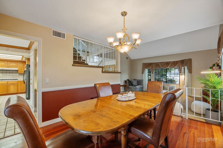  Iconic 80s Home With Pool, Spa, Firepit & Large Yard 