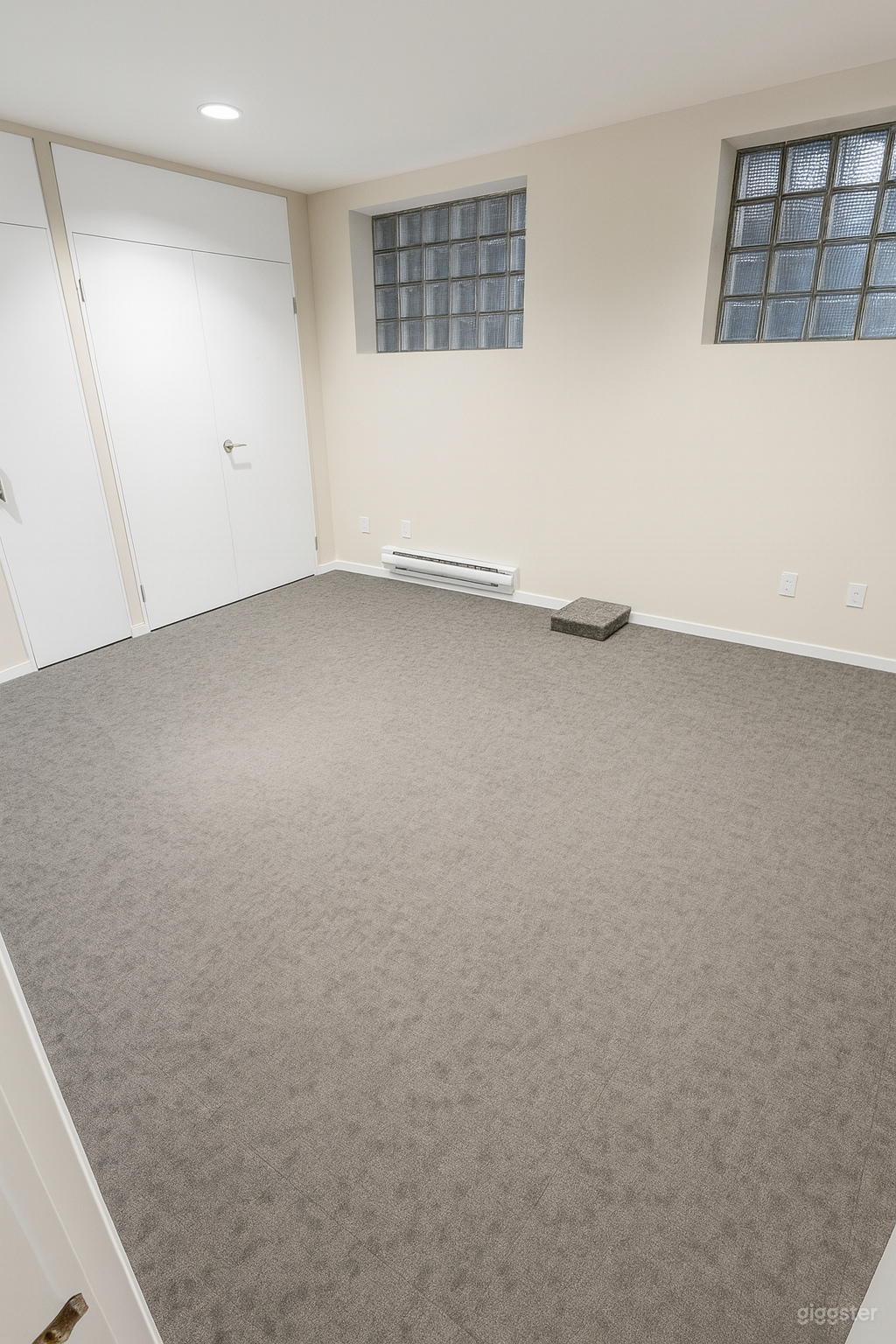 Clean Creative Studio for Meetings, Workshops &amp; Production Photo 1