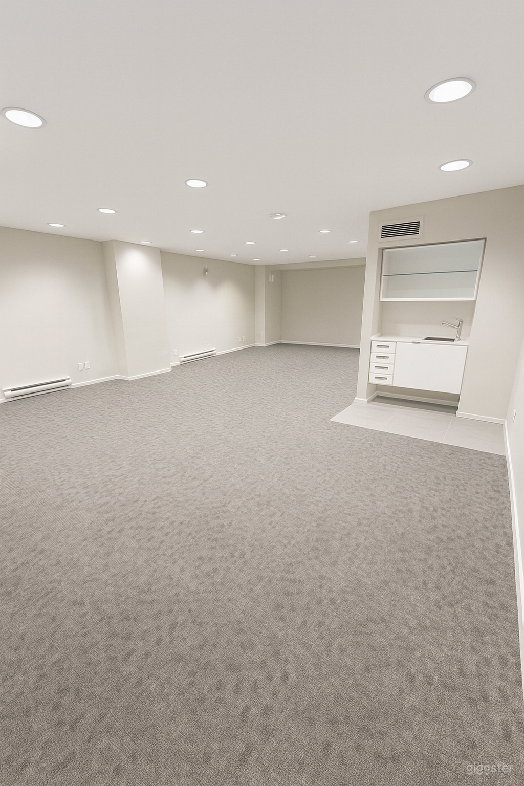 Clean Creative Studio for Meetings, Workshops &amp; Production Photo 2