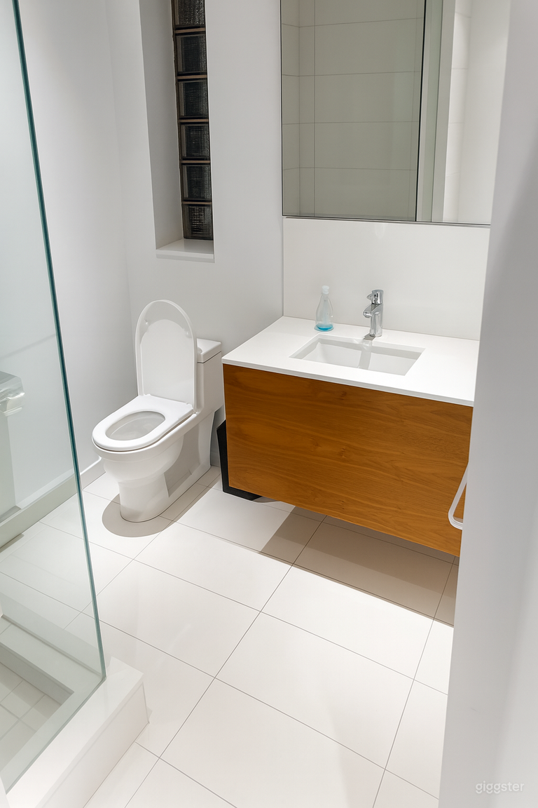  Clean Creative Studio for Meetings, Workshops & Production 