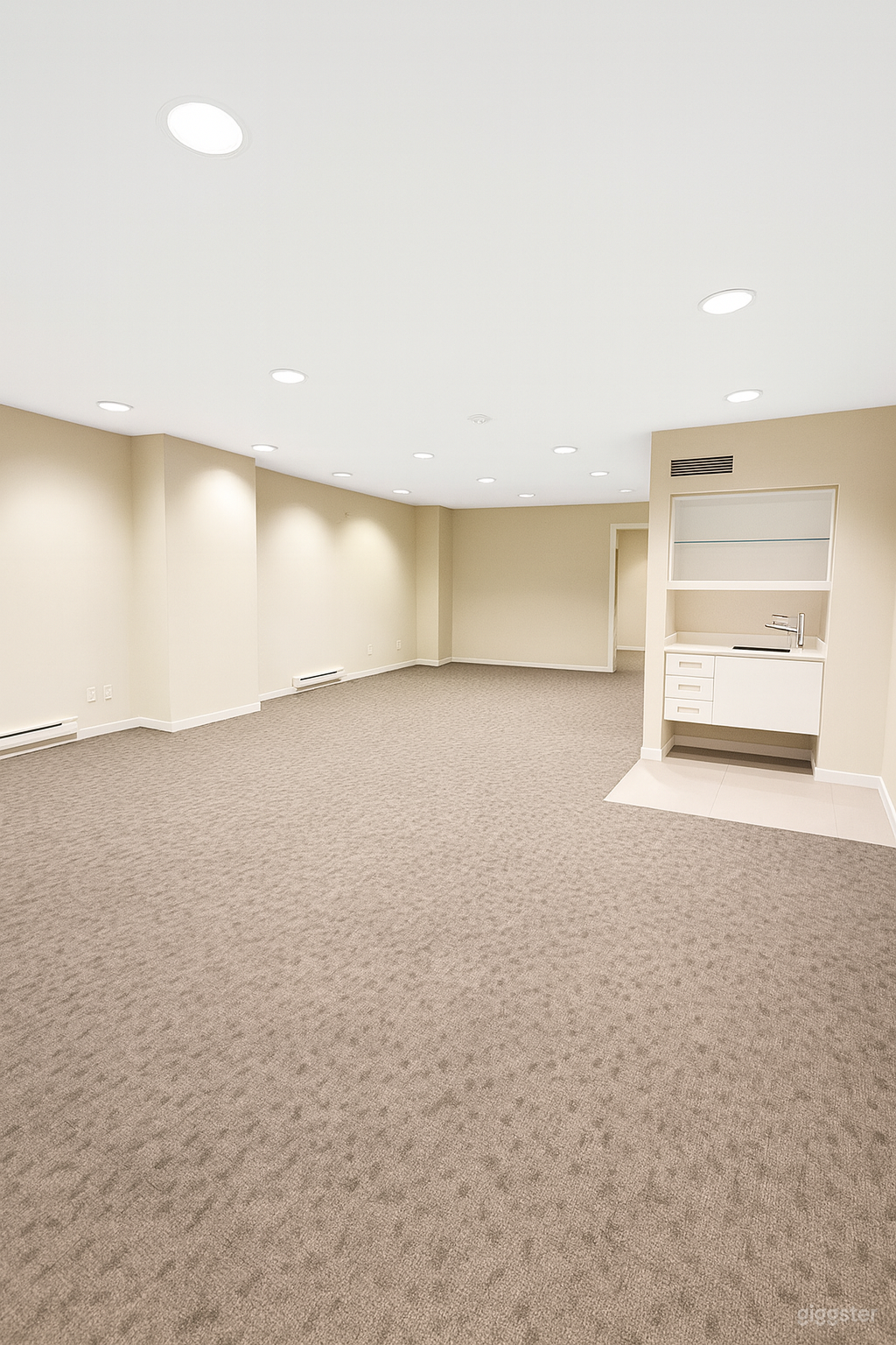 Clean Creative Studio for Meetings, Workshops &amp; Production Photo 3